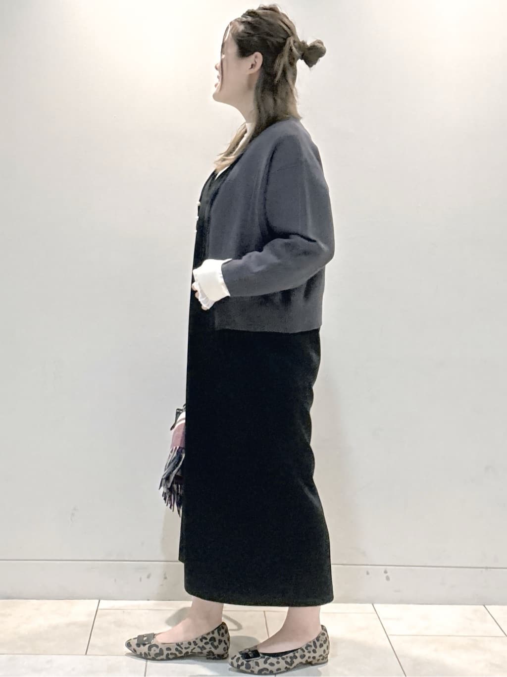 S&auml;K&iuml;さんの「Reflect｜【軽い羽織に◎／セットアップ可】パール調ボタン付きカーディガン」を使ったコーディネート