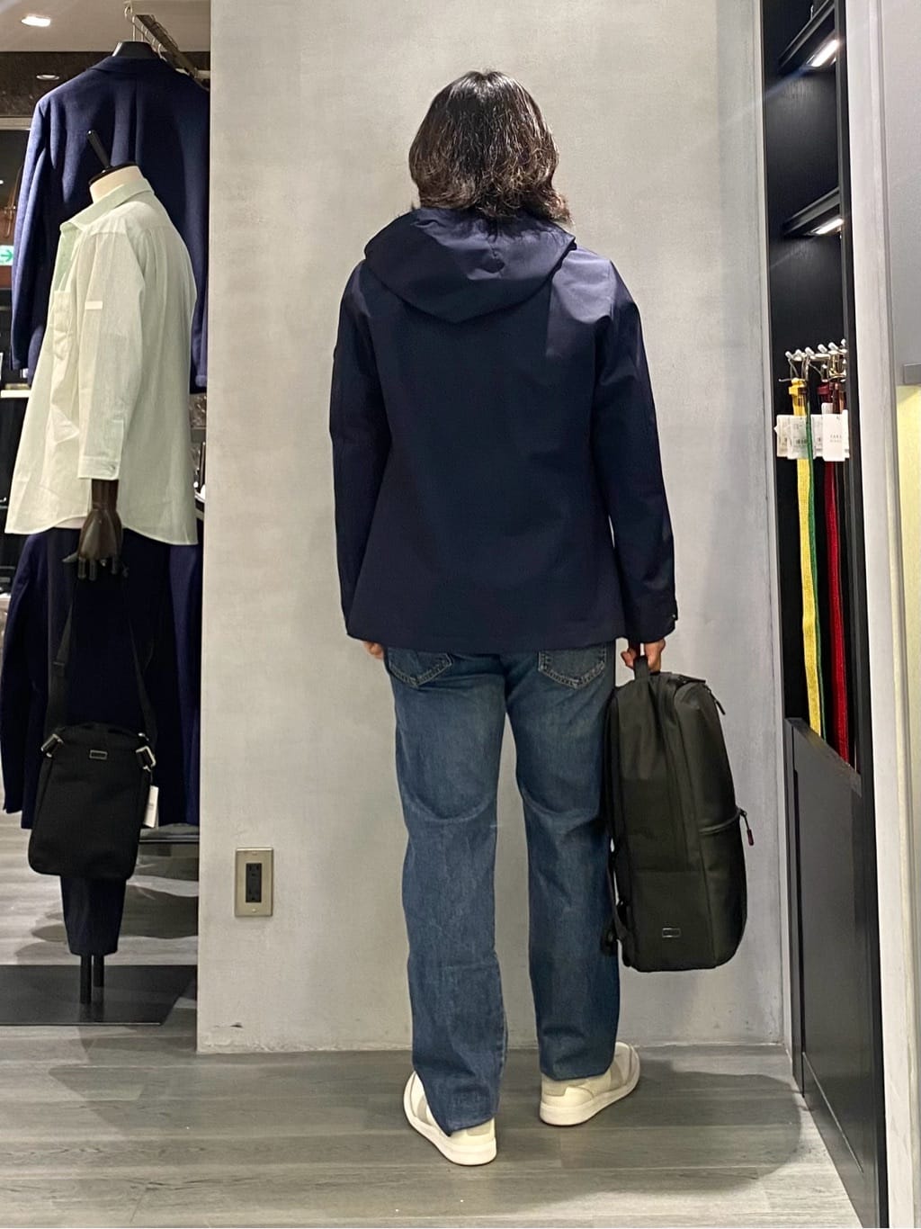 nishiさんの「TAKEO KIKUCHI｜【モンスターストレッチ】日本製 ウォッシュド デニムパンツ」を使ったコーディネート