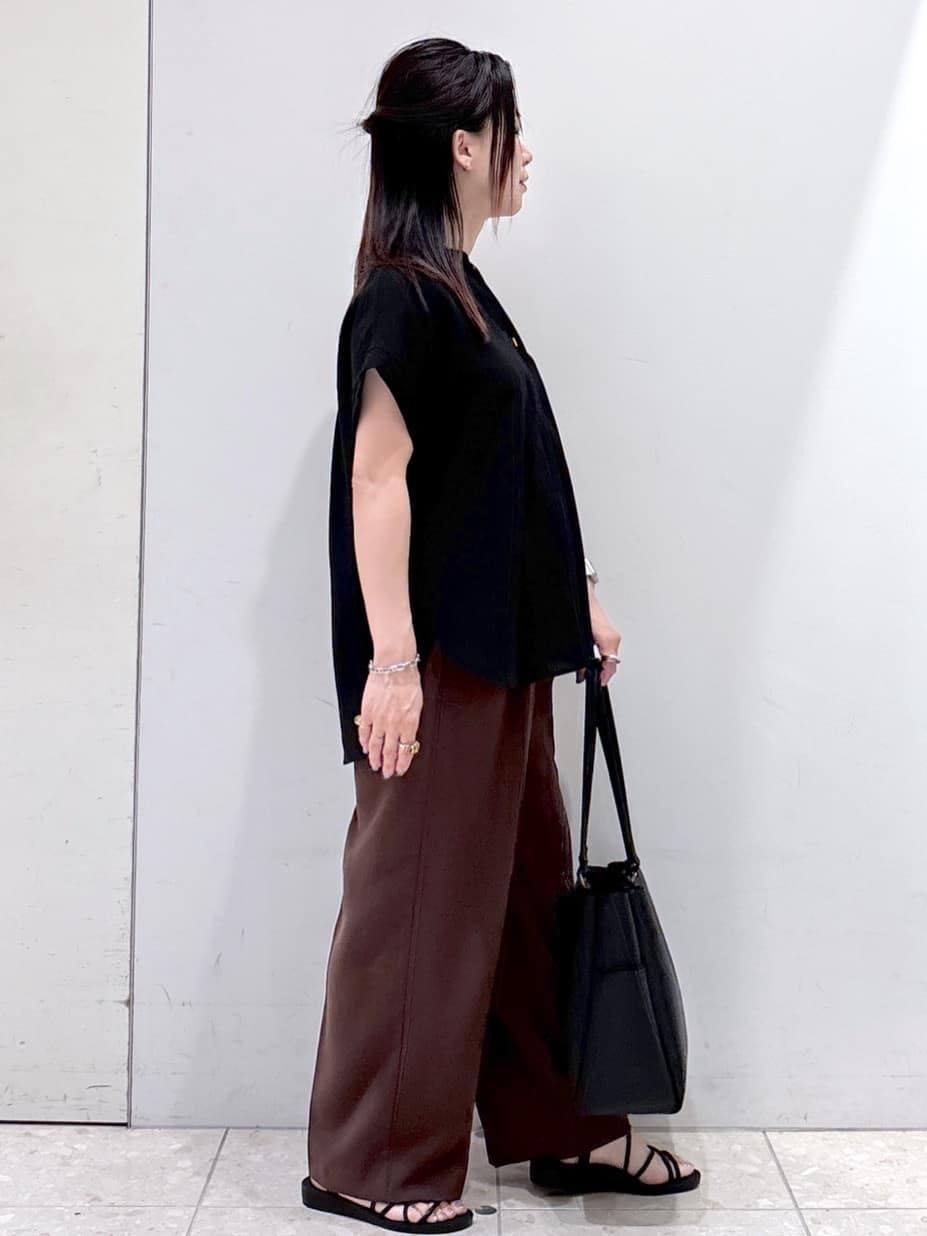 mameさんの「OPAQUE.CLIP｜《7色展開／SS-LLサイズ》ストレッチスキッパーブラウス／セットアップ対応【洗濯機洗い可／防シワ】」を使ったコーディネート