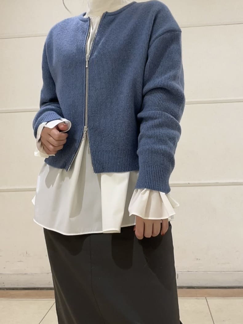watanabeさんの「UNTITLED｜【ゆったりサイズ／着丈短め】ジップニットカーディガン」を使ったコーディネート