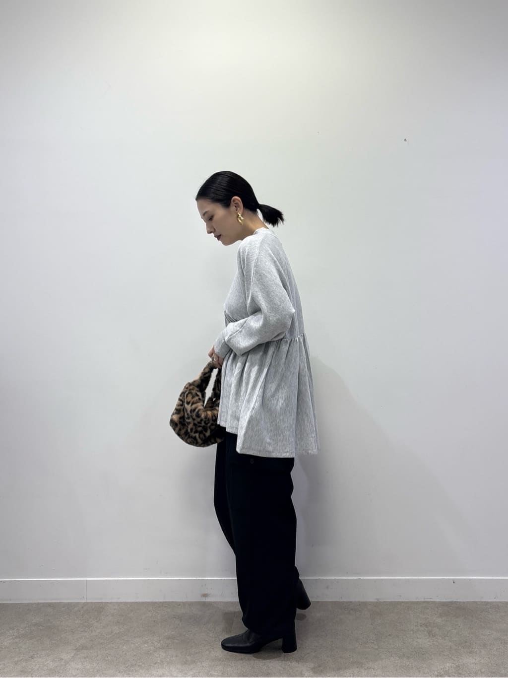ayanoさんの「INDIVI｜【再入荷】ペプラムハイネックニット」を使ったコーディネート