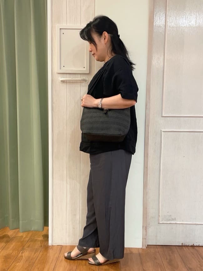 ke-yさんの「SHOO･LA･RUE｜◆【洗える/ひんやり】涼しく体型カバー お袖フレア ドレープブラウス」を使ったコーディネート