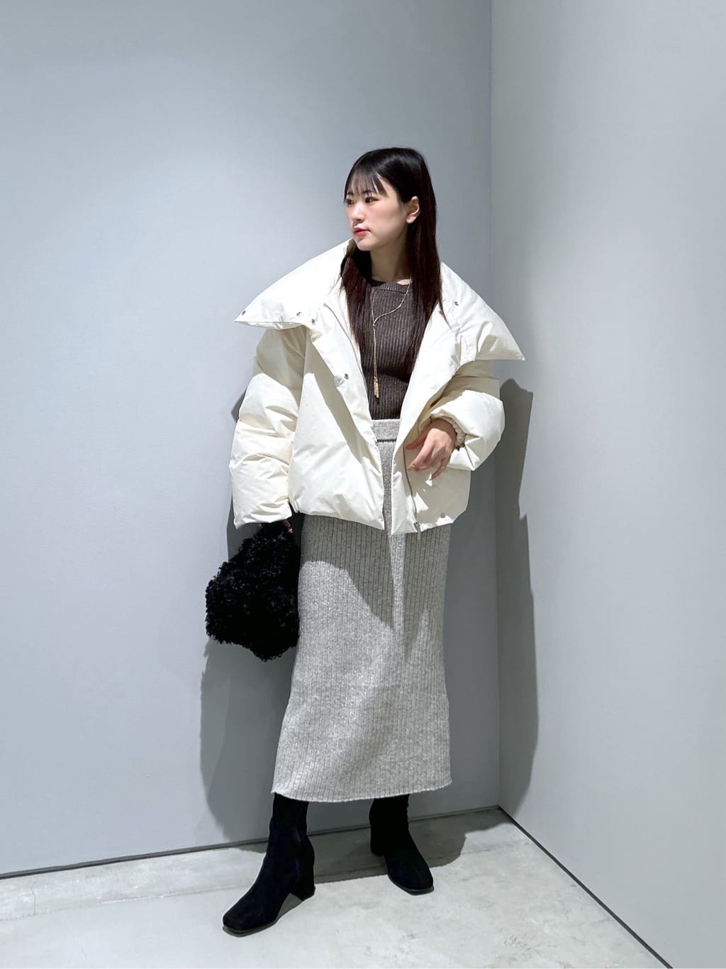 Renoさんの「INDIVI｜3WAYスタンドカラーショートダウン【凹凸素材】」を使ったコーディネート