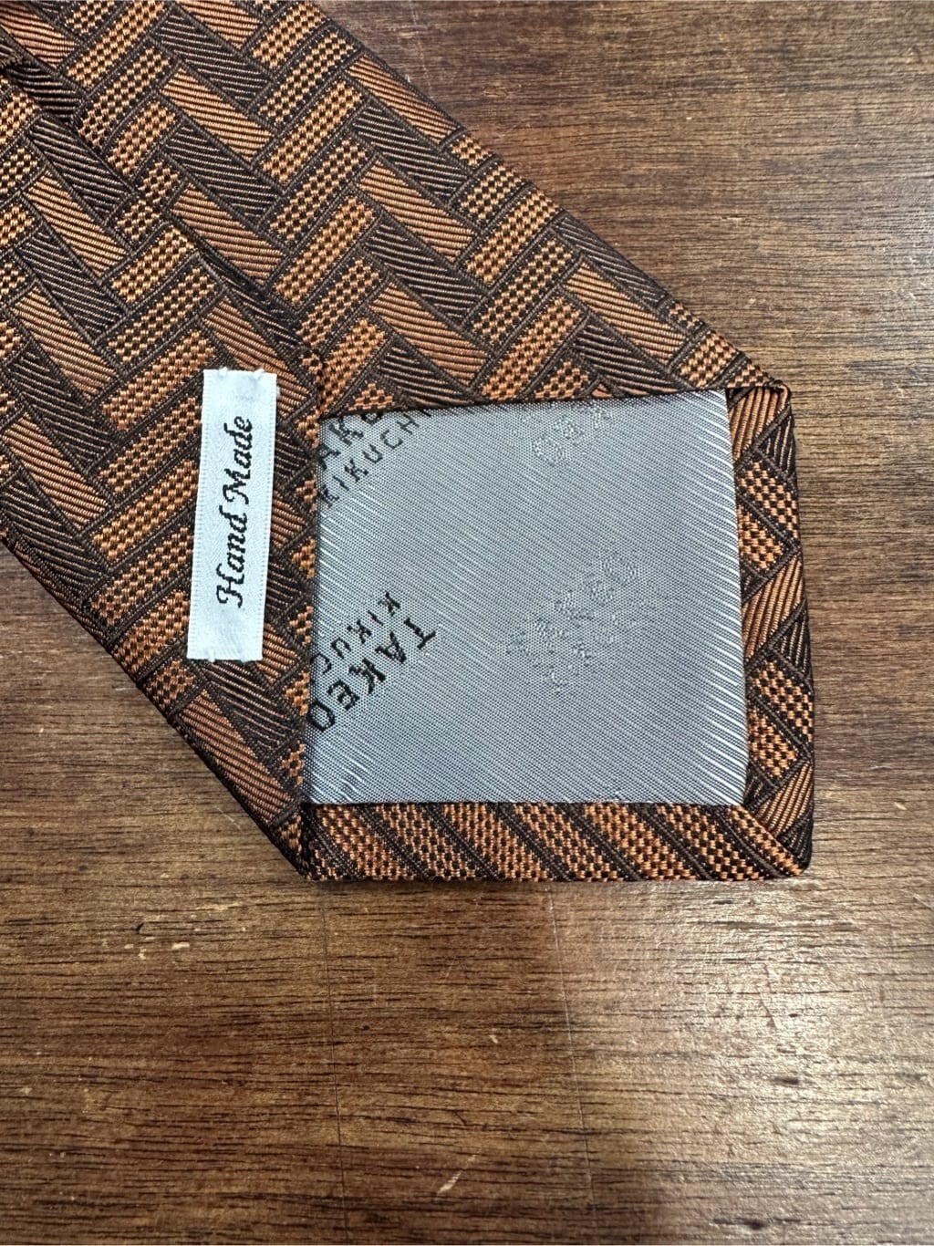 Uさんの「TAKEO KIKUCHI｜【Three by Three】シャイニーシャークピンヘッド スーツ/3ピース対応可」を使ったコーディネート