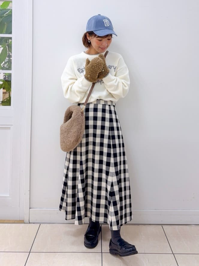 Osawaさんの「Dessin｜【洗える】ペイント風刺繍入り配色ラインニット」を使ったコーディネート