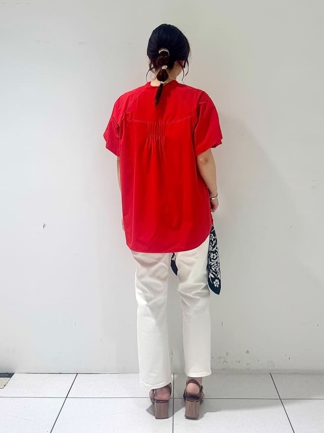 そんさんの「INDIVI｜【褒められデニム】スリムストレート デニムパンツ」を使ったコーディネート