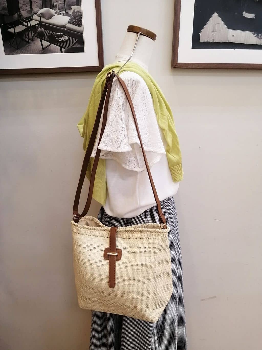 maiさんの「SHOO･LA･RUE｜◆【洗える/S-LL】ナチュラル感が上品 サッと羽織れるカーディガン」を使ったコーディネート