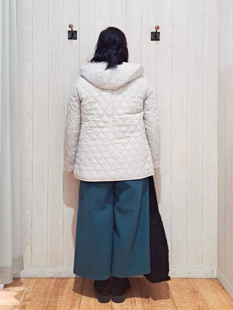kotomiさんの「SHOO･LA･RUE｜【洗濯機可/ちくちくしにくい】大人カジュアルを叶える スウェットライクニット」を使ったコーディネート