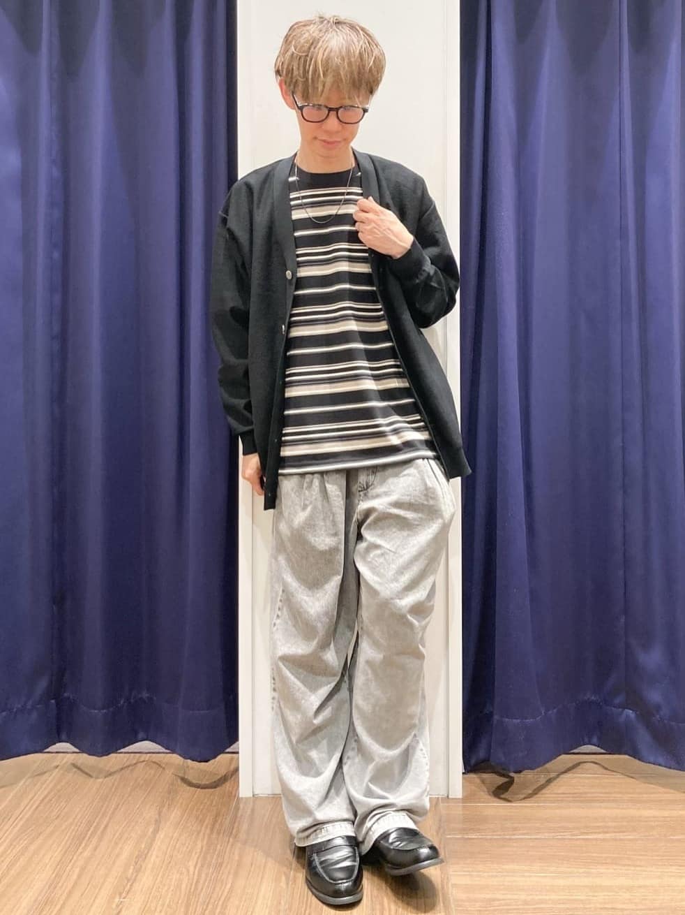 つーじーさんの「THE SHOP TK｜【季節の変わり目に活躍】ニットカーディガン 選べる2デザイン(柄&無地)/洗濯機OK」を使ったコーディネート