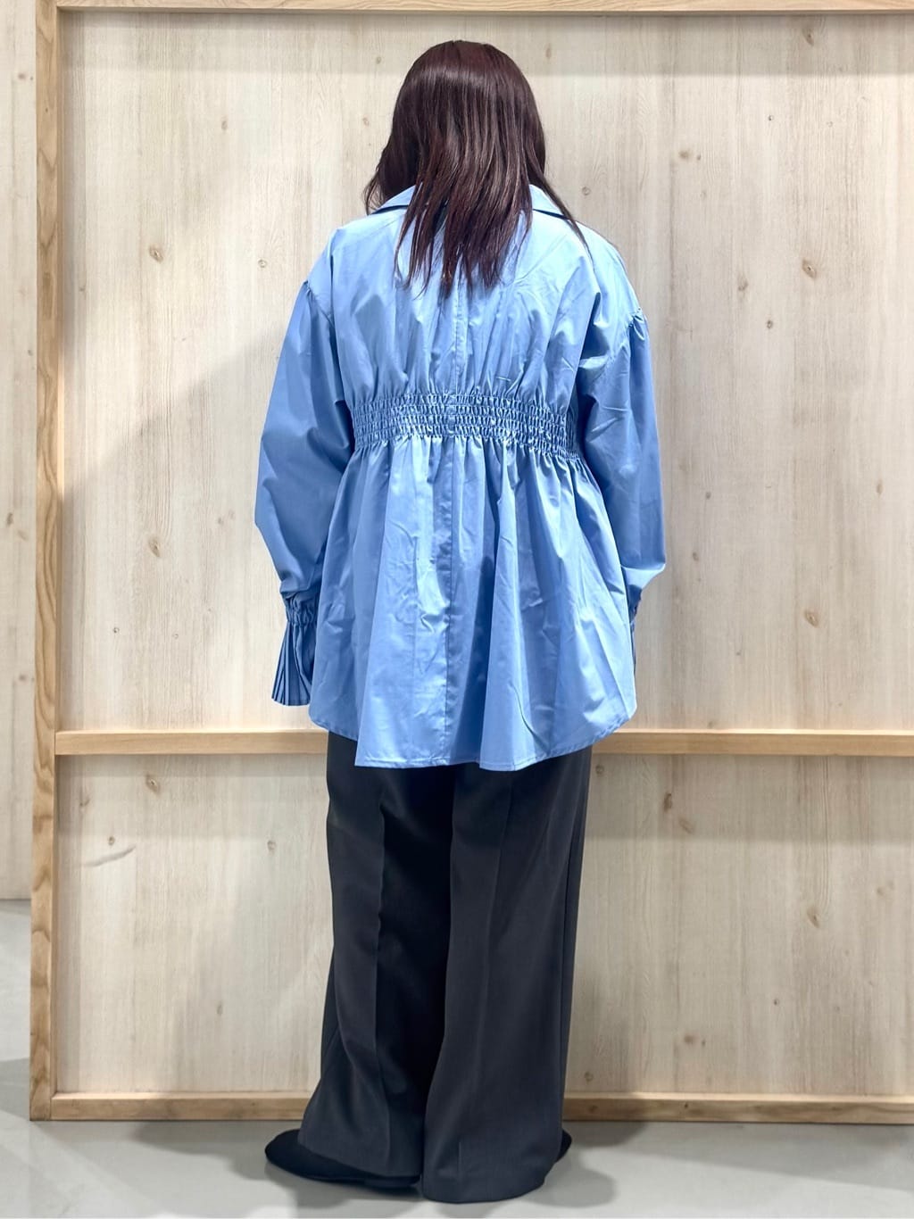 nanaさんの「THE SHOP TK｜【美脚見え】タックワイドパンツ【セットアップ可】」を使ったコーディネート