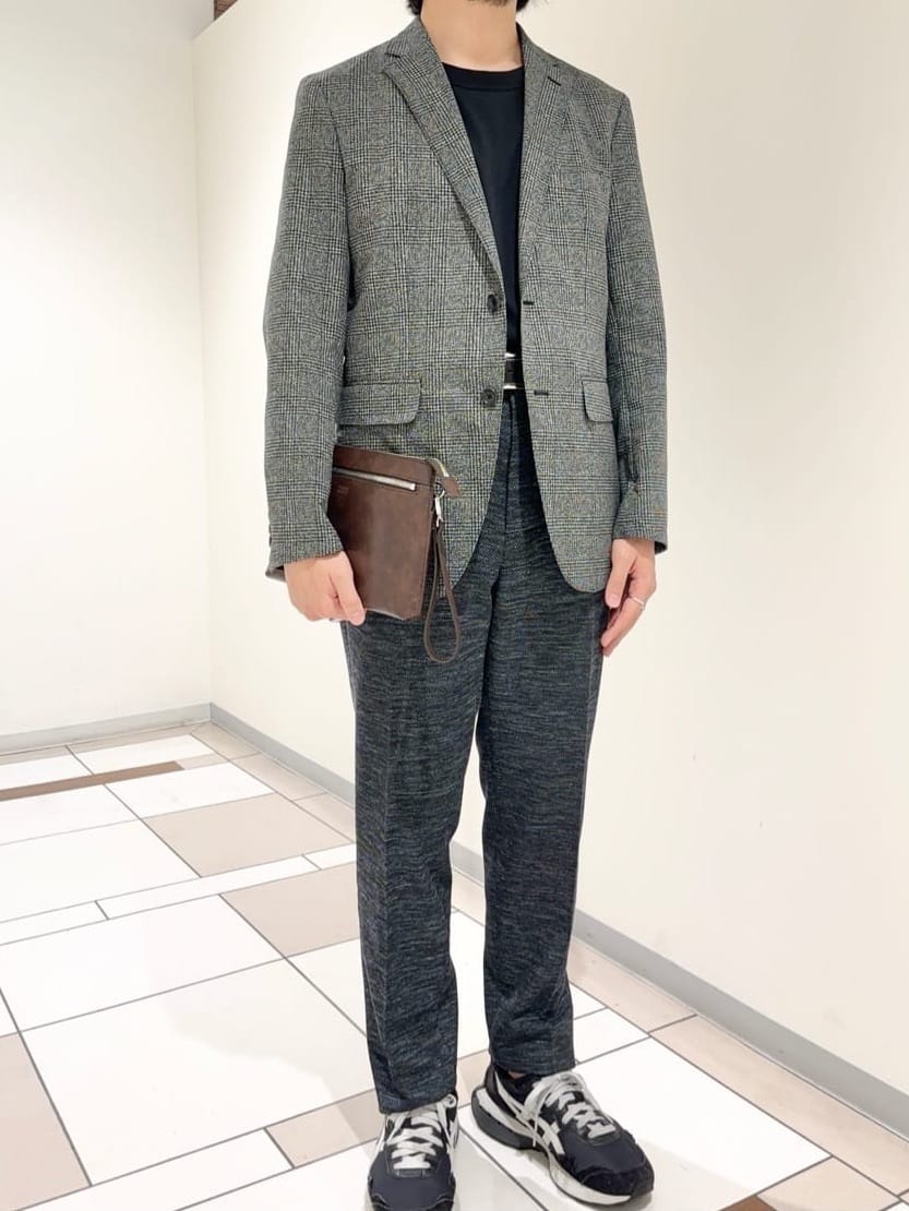 及川さんの「TAKEO KIKUCHI｜【尾州織】リネンブレンド メッシュパンツ」を使ったコーディネート