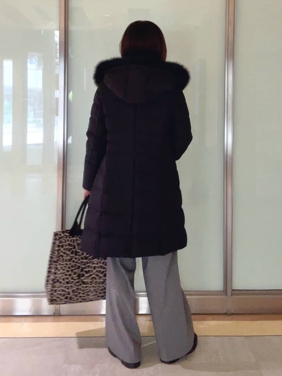 mayutaさんの「INDIVI｜【名品／撥水／抗菌防臭】ロング丈リサイクルダウンコート」を使ったコーディネート