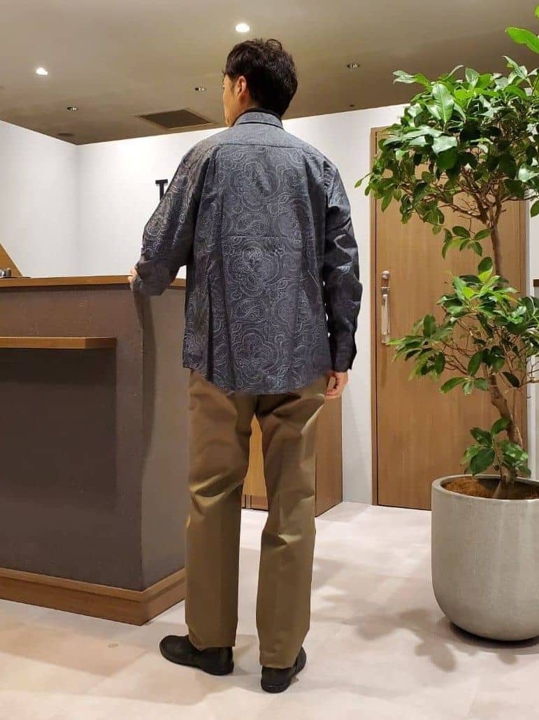 ishidaさんの「TAKEO KIKUCHI｜【オフィスカジュアル対応】ドレス チノパンツ」を使ったコーディネート