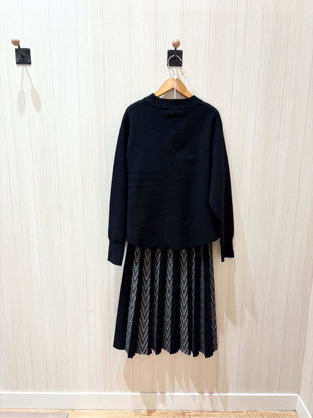 みきさんの「SHOO･LA･RUE｜キラキラバックストレッチブーツ」を使ったコーディネート
