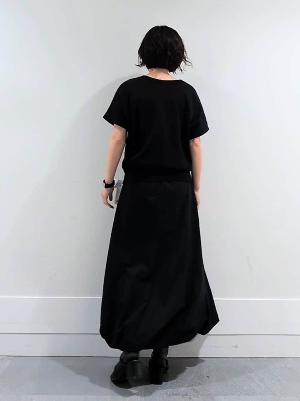 ミズタさんの「UNTITLED｜【洗える/前後2WAY】ネックプルオーバーニット」を使ったコーディネート