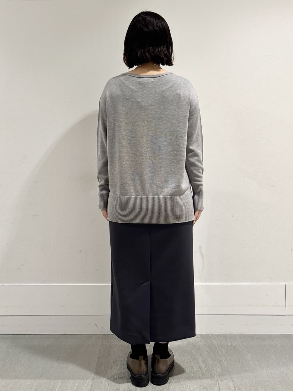 モエカさんの「UNTITLED｜【8色展開/体型カバー】魅せるタイムレスニット」を使ったコーディネート