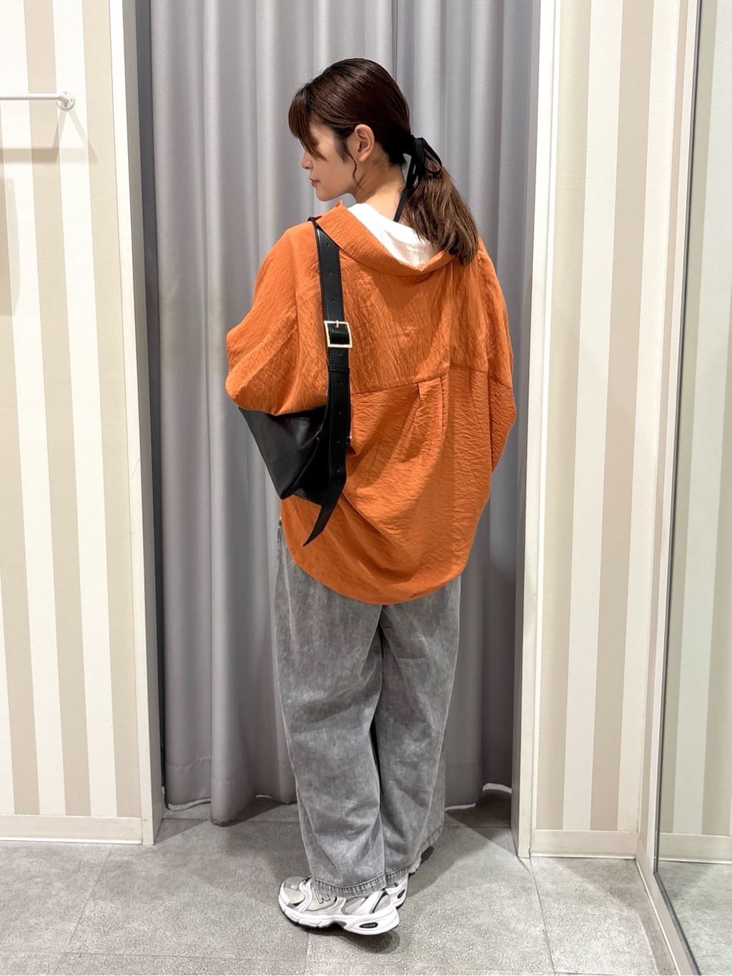 Rikaさんの「SHOO･LA･RUE｜【セットアップ可/S-LL】リボン付き イージーワイドデニムパンツ」を使ったコーディネート