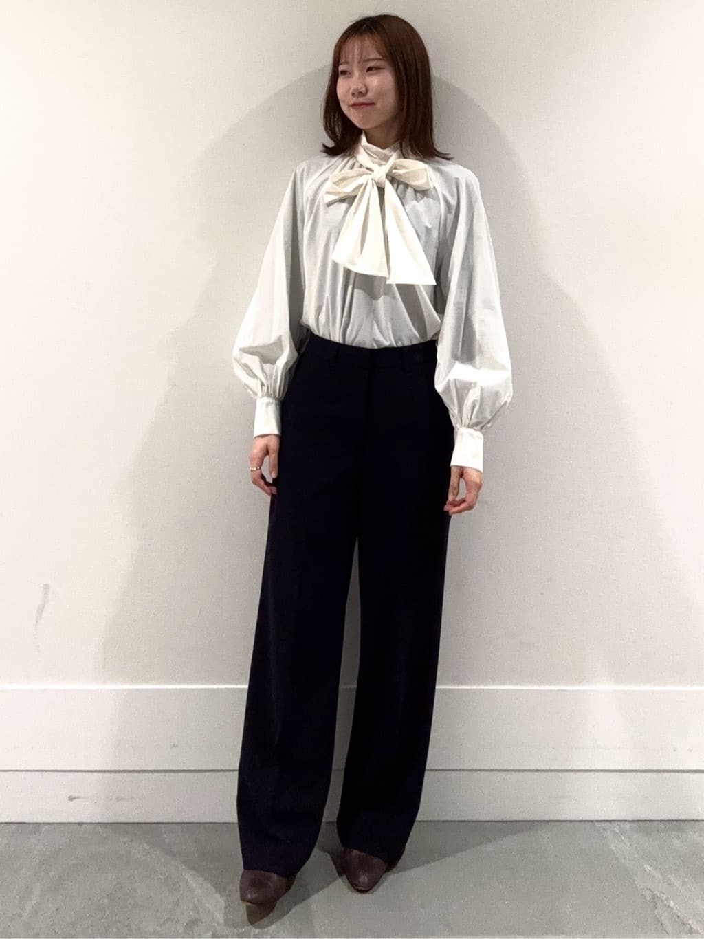 mioさんの「UNTITLED｜◆【通勤スーツ】ワイドパンツ」を使ったコーディネート