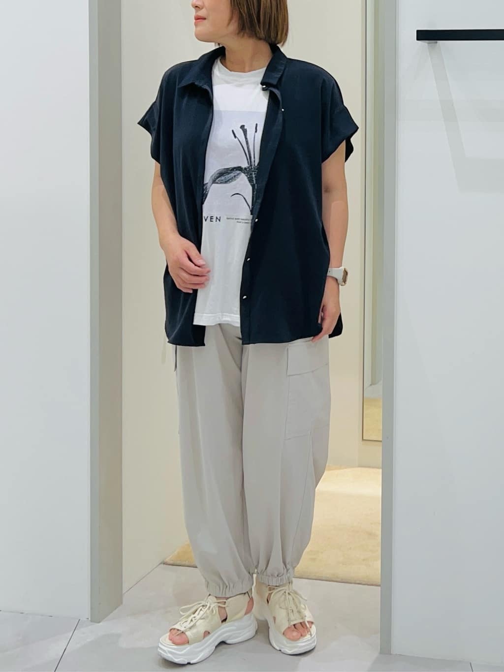 タナさんの「THE SHOP TK｜コットンライクブラウス【接触冷感/洗濯機OK/UV/セットアップ可】」を使ったコーディネート
