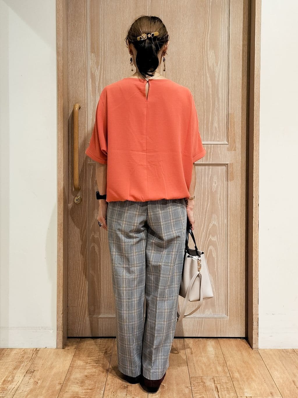 YUKIさんの「SHOO･LA･RUE｜【洗濯後しわになりにくい】さらっとタッチの 5分袖ドルマンブラウス」を使ったコーディネート
