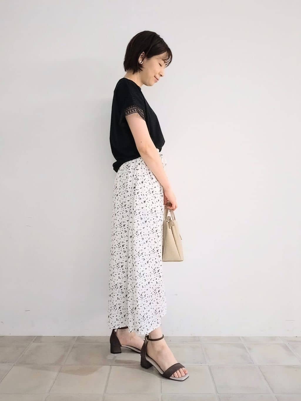 miomioさんの「SHOO･LA･RUE｜【S-LL/ひんやり】インせず決まる 楽してきれいなレース付きトップス」を使ったコーディネート
