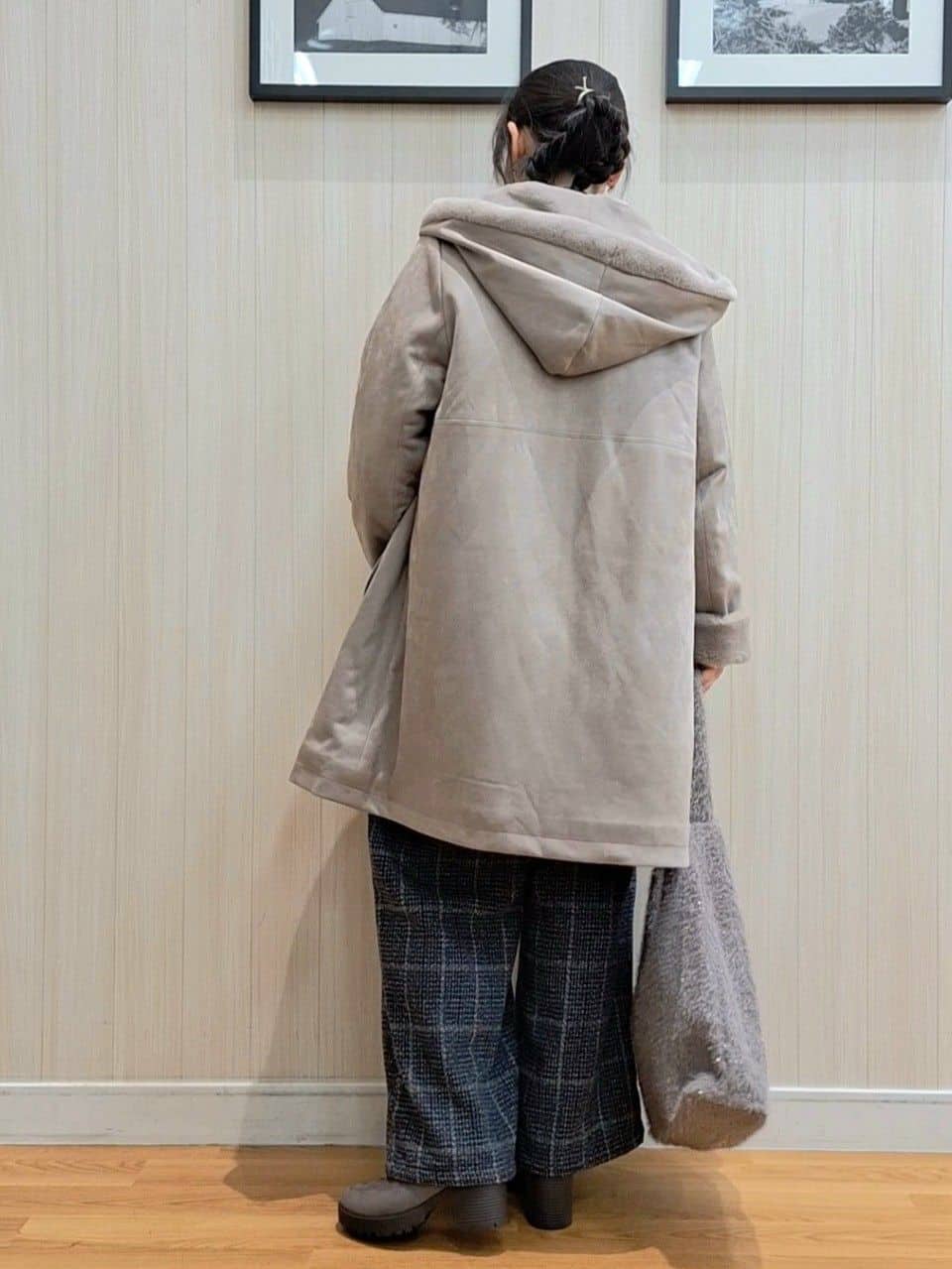 Saoさんの「SHOO･LA･RUE｜【S-LL】きらっと華やか ふんわりラメフェザーニット」を使ったコーディネート