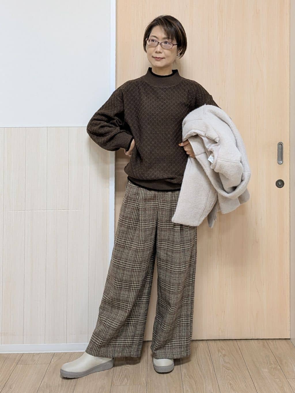 YuAさんの「SHOO･LA･RUE｜【あったか/S-LL】脚のラインをきれいに魅せる チェック柄ワイドパンツ」を使ったコーディネート