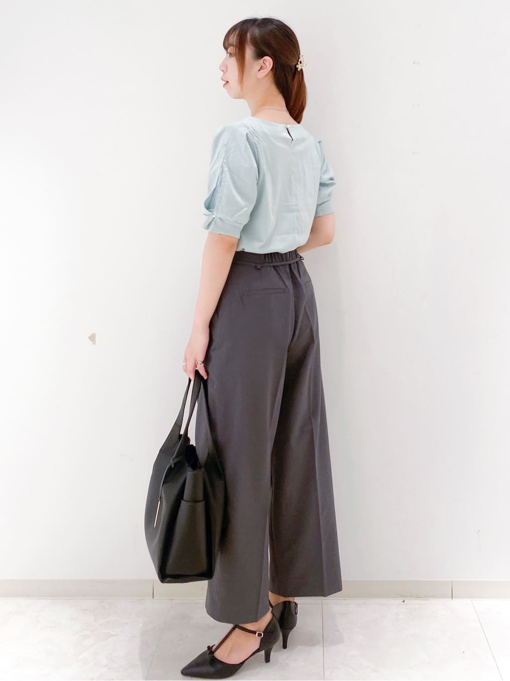 yurinaさんの「index｜ストレッチ2タックワイドパンツ【洗濯機洗い可／接触冷感／吸水速乾】」を使ったコーディネート