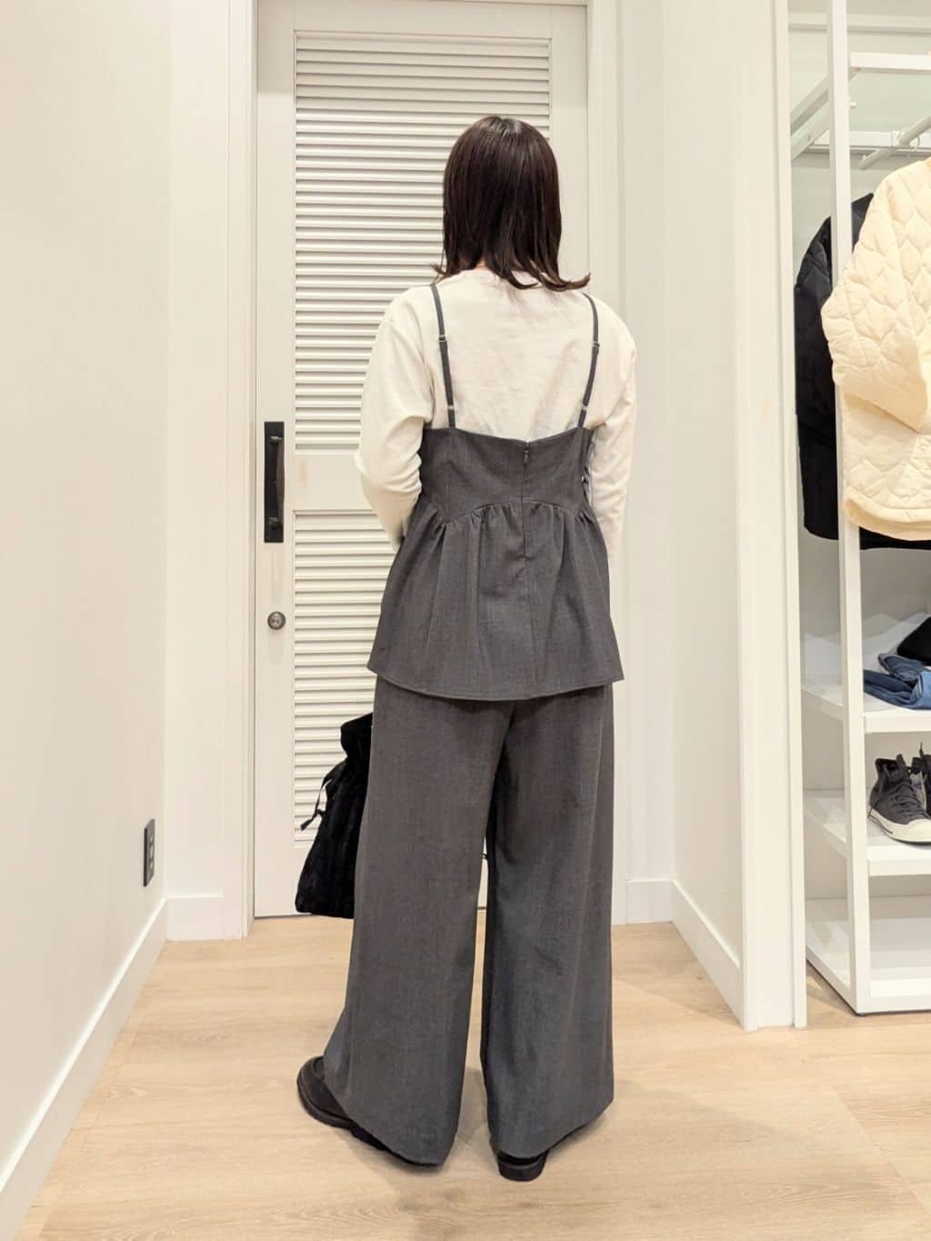 enさんの「Dessin｜【セットアップ可・洗える】ハイウエストタックパンツ」を使ったコーディネート