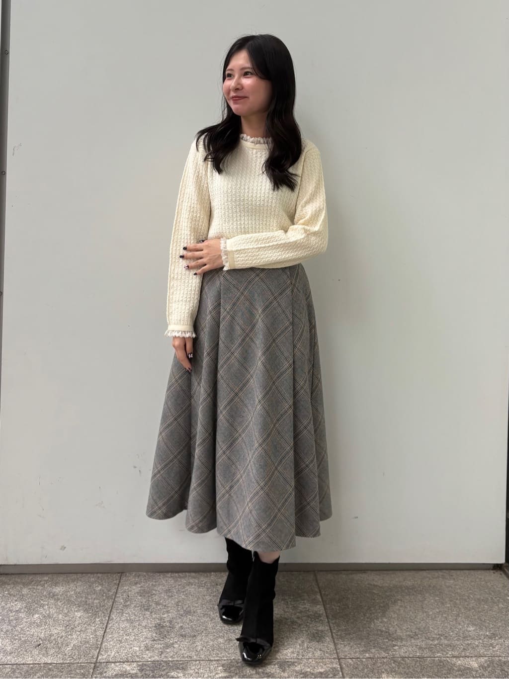 AOIさんの「Couture brooch｜【通勤・大人可愛い】TRチェックスカート」を使ったコーディネート