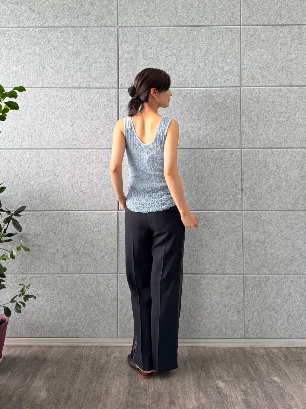uchi__yamaさんの「CODE A｜line zip trousers」を使ったコーディネート