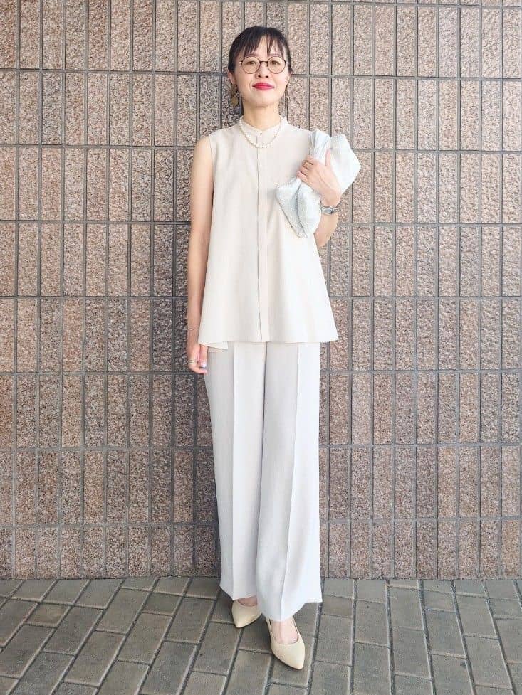 MUTSUKOさんの「UNTITLED｜【接触冷感/吸水速乾】フレアバックシャンブラウス」を使ったコーディネート