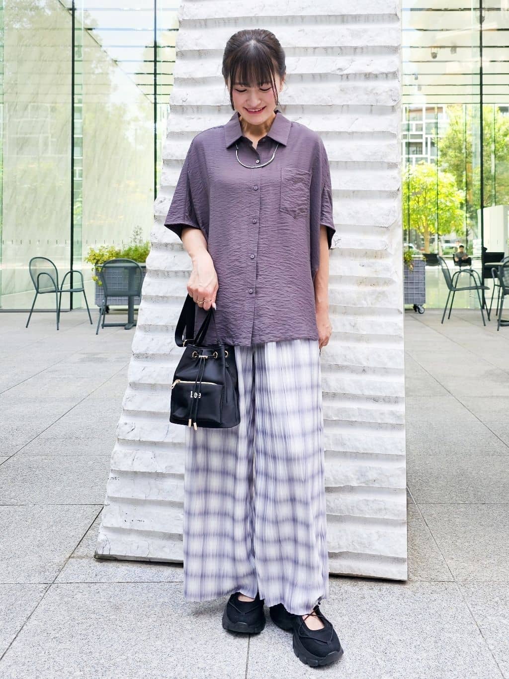 ゆゆさんの「SHOO･LA･RUE｜【洗える/S-LL/5分袖】1枚でも羽織としても。さらさらドレープシャツ」を使ったコーディネート