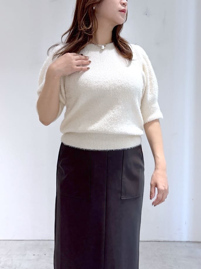 UDOさんの「OPAQUE.CLIP｜キラキラボリュームスリーブニット【洗濯機洗い可】」を使ったコーディネート