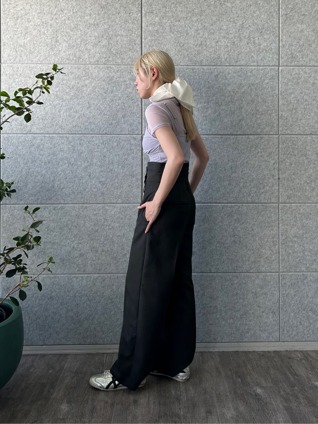 honoka Aさんの「CODE A｜turn up chic trousers」を使ったコーディネート