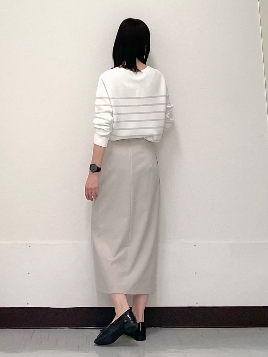 ikueさんの「INDIVI｜◆【洗える／無縫製／6色展開】袖フォルム ボートネックニット」を使ったコーディネート
