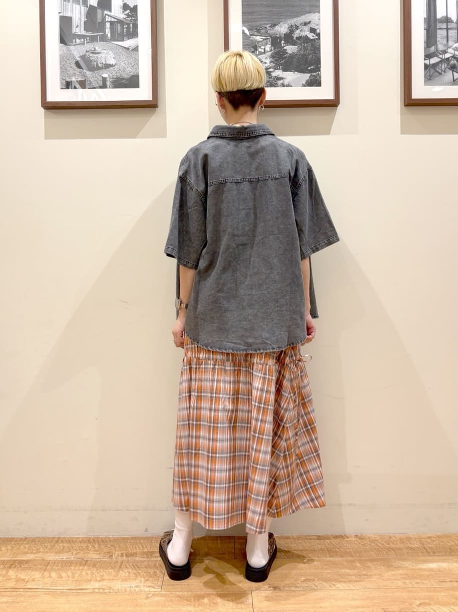 Ayumiさんの「SHOO･LA･RUE｜【S-LL】シルエットが変えられる チェック柄リボンフレアスカート」を使ったコーディネート