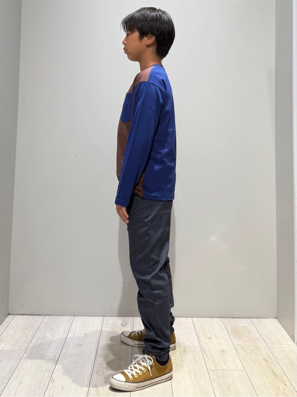 kuboさんの「THE SHOP TK｜【110-160/洗濯機OK】切り替え長袖Tシャツ」を使ったコーディネート