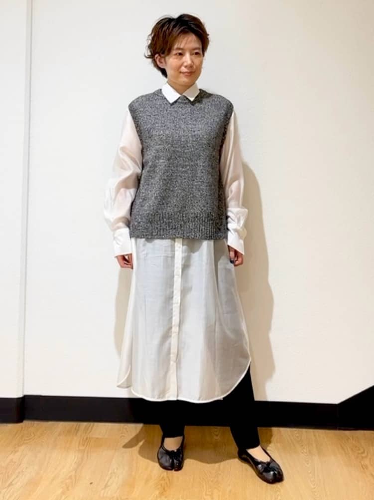 MAYUMIさんの「UNTITLED｜【重ね着レイヤードに】杢調ニットベスト」を使ったコーディネート