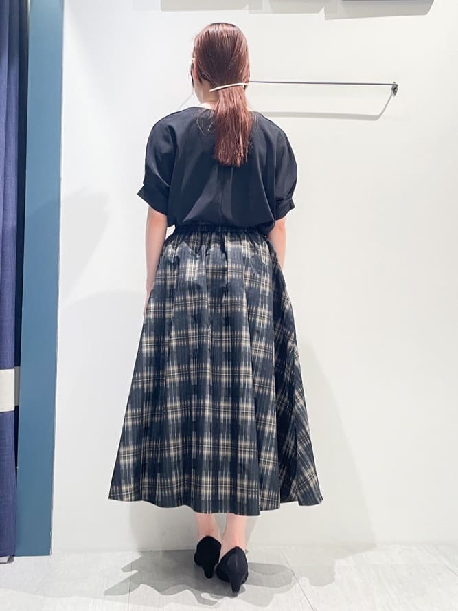 haruさんの「grove｜【ふわっと心地よい足入れ】やわここち(R)Vカットパンプス」を使ったコーディネート