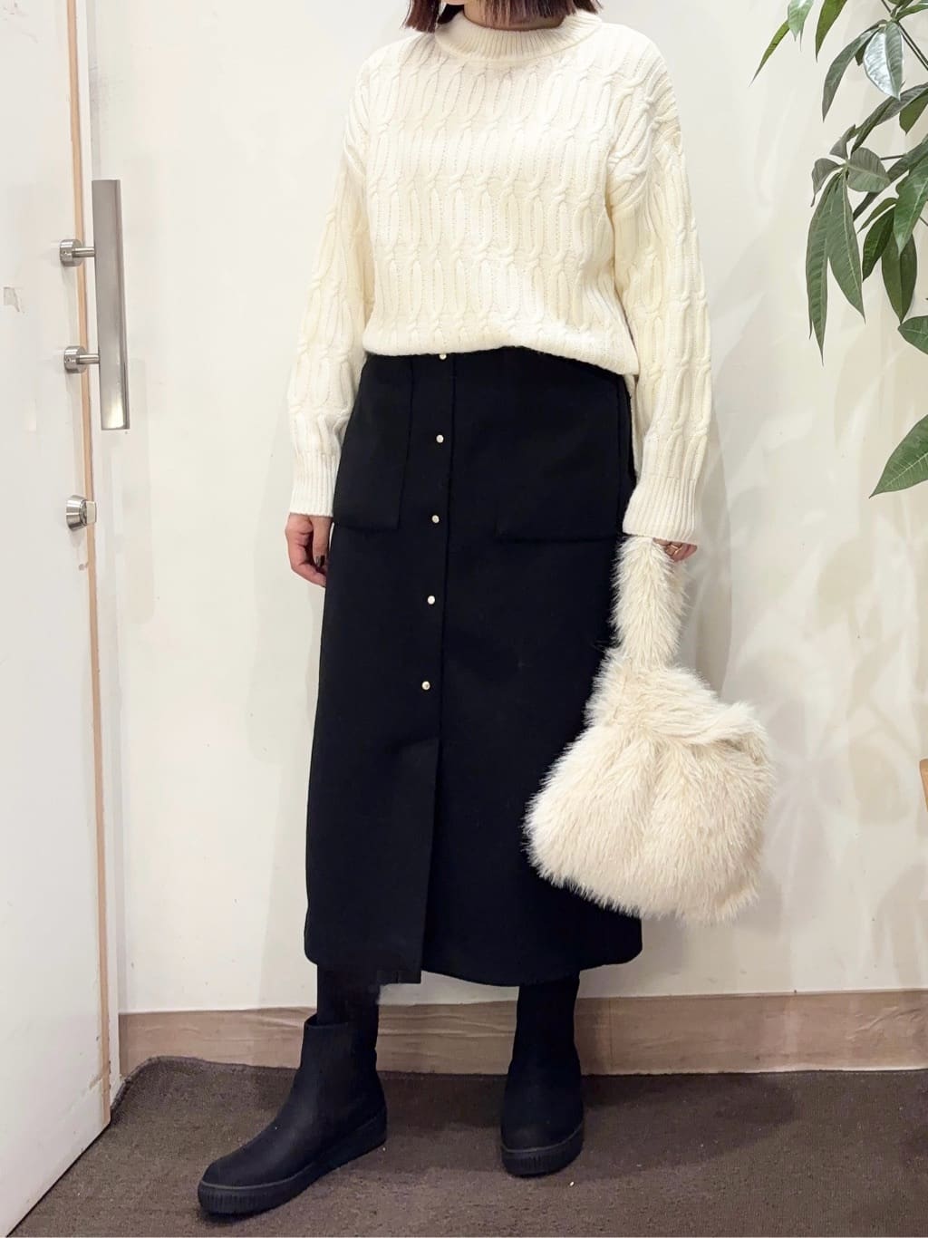 宗形さんの「SHOO･LA･RUE｜【S-LL/あったか】すらりときれい見え ベイカー風ナロースカート」を使ったコーディネート