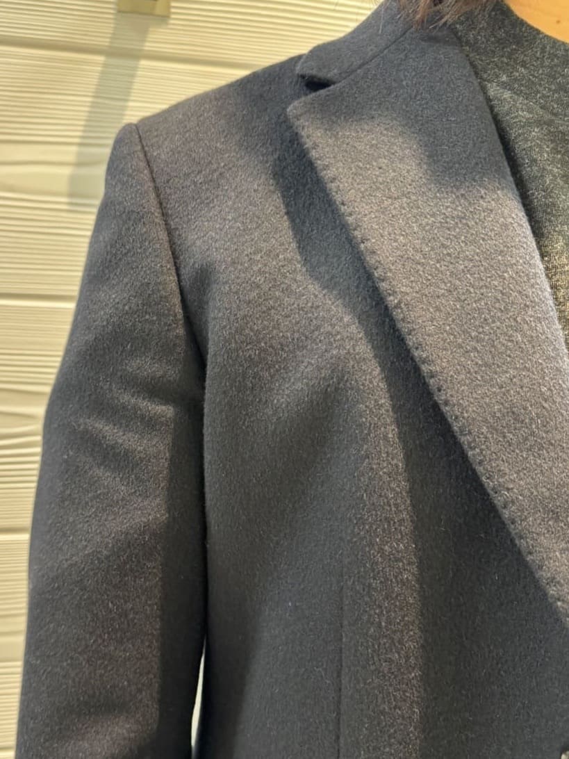 井出恭輔さんの「TAKEO KIKUCHI｜ウールカシミヤブレンド チェスターコート」を使ったコーディネート