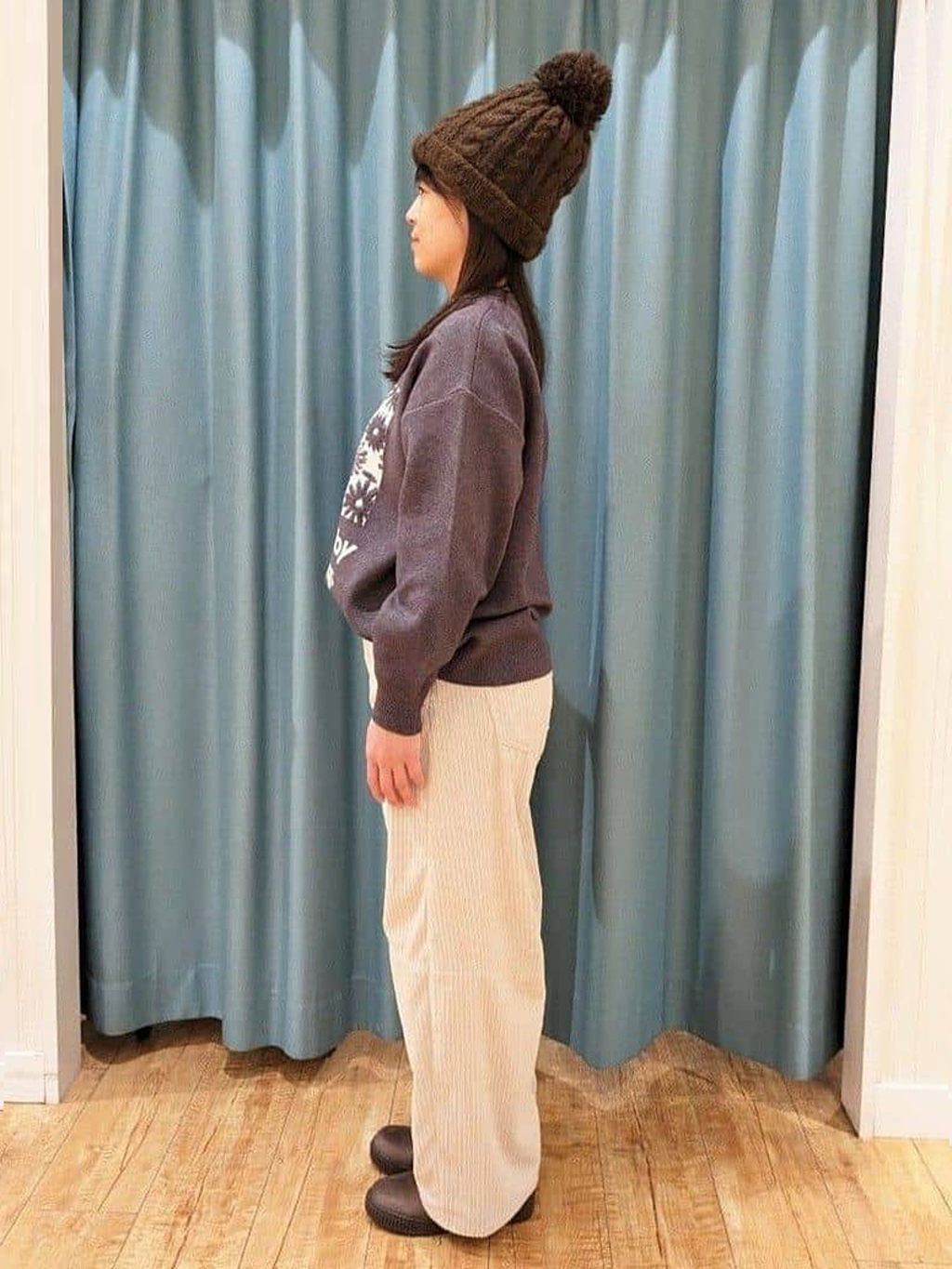 Miさんの「SHOO･LA･RUE｜【体型カバー】ちくちくしにくい お花ロゴジャカードスウェットライクニット」を使ったコーディネート