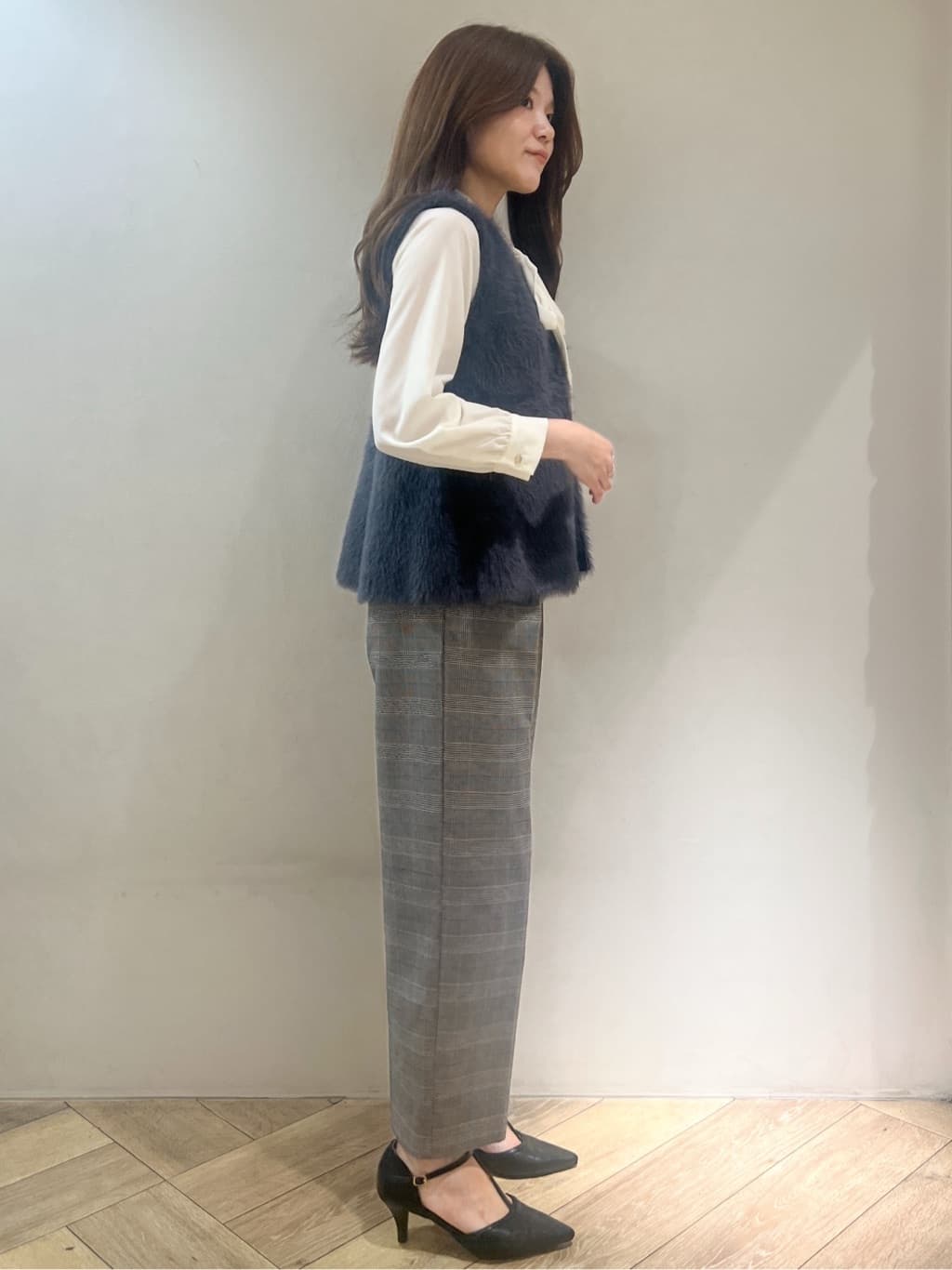 nanaさんの「index｜《andGIRL掲載》フェザーペプラムジレ【洗濯機OK／抗ピル】」を使ったコーディネート