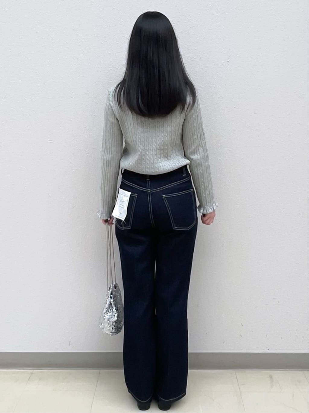 Izuさんの「index｜《丈が選べる》ストレートデニムパンツ【洗濯機洗い可】」を使ったコーディネート