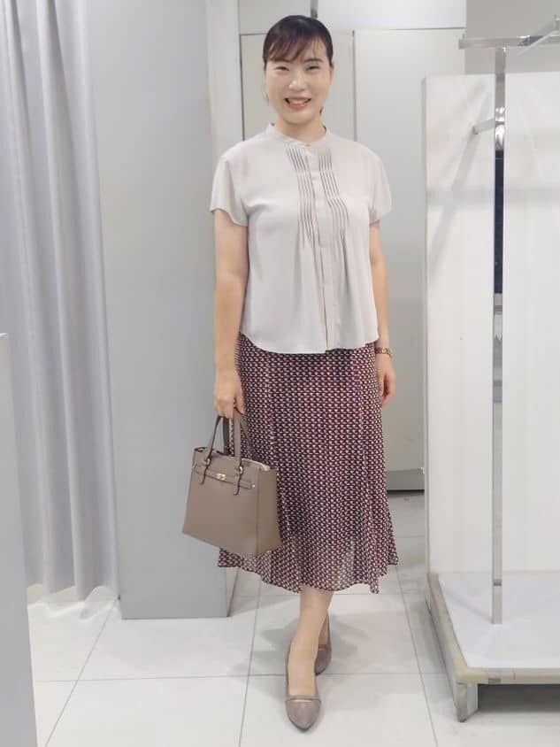 AZUSAさんの「Reflect｜【インナーに◎／すっきり見え！長め丈】タックデティールブラウス」を使ったコーディネート