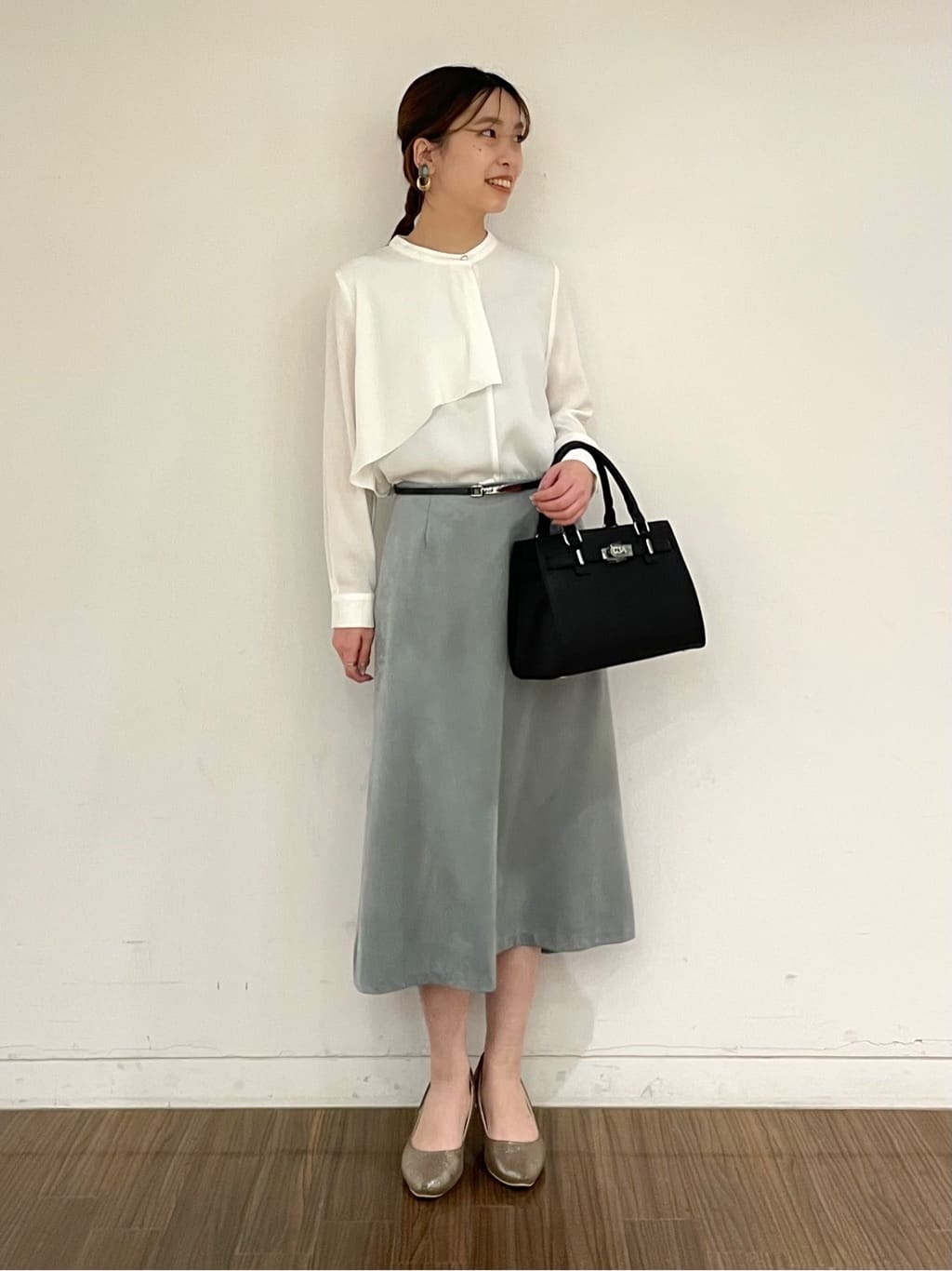 ねねさんの「INDIVI｜◆【洗える／UVケア】ヨークフリルブラウス」を使ったコーディネート
