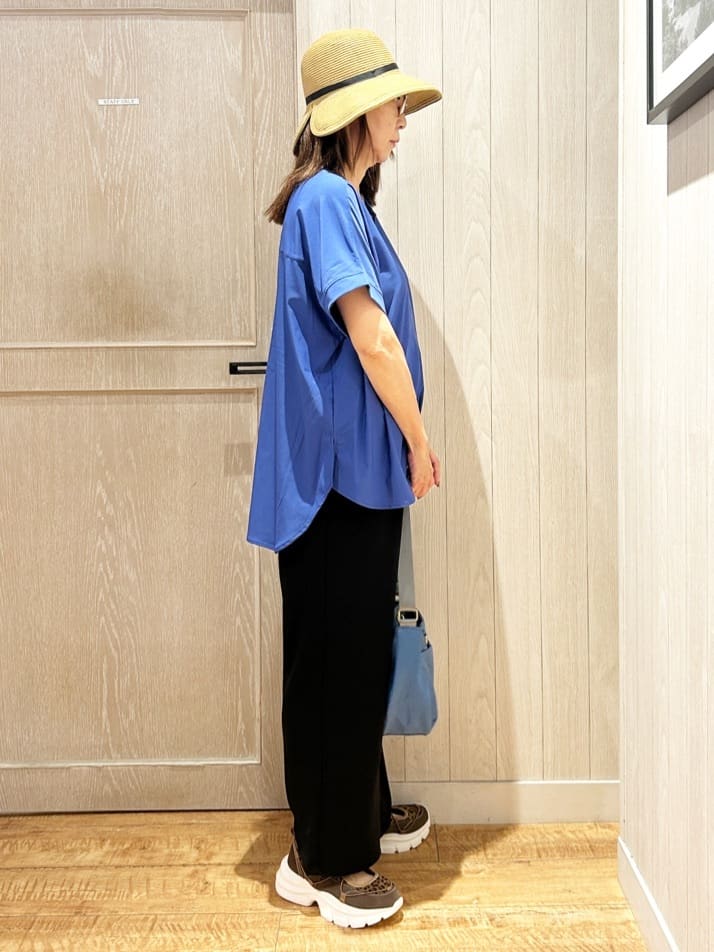 yukaさんの「SHOO･LA･RUE｜【S-LL】さらりとしたタッチが上品見え ワンボタンデザイン トップス」を使ったコーディネート