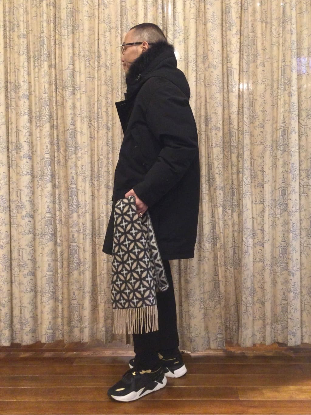 torigoeさんの「DRESSTERIOR｜オーバーラップサークル カシミヤ100%マフラー」を使ったコーディネート