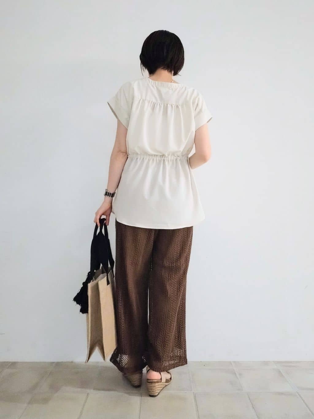 miomioさんの「SHOO･LA･RUE｜【S-LL】シルエットが変えられる ウエストリボンブラウス」を使ったコーディネート
